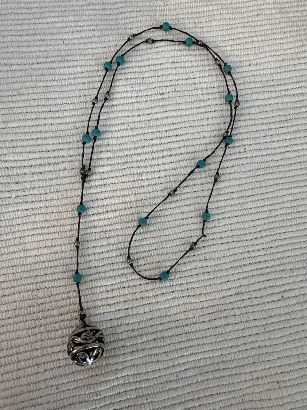Pendant Necklace with Turquoise Beads
